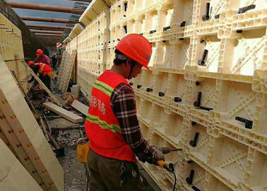 China Betonmauer-modulare Plastikverschalung für die Herstellung Abzugskanal der guten Härte fournisseur